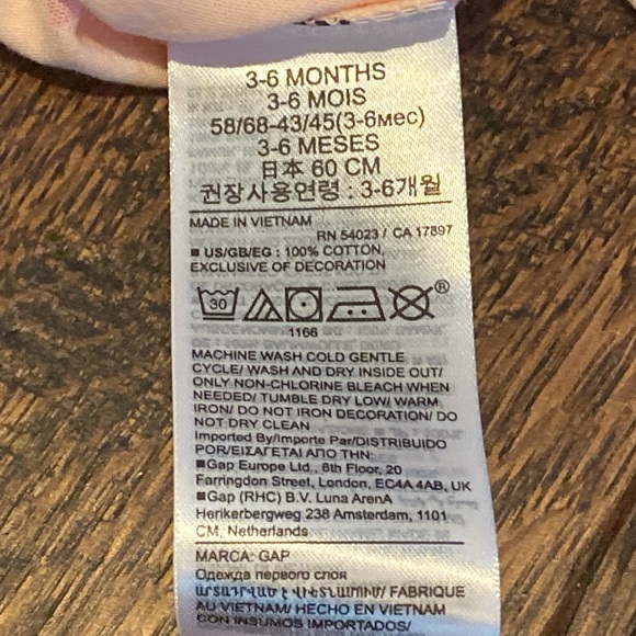 Lot of 2 new long sleeve onesies - Sz 3-6 months - Picture 3 of 4